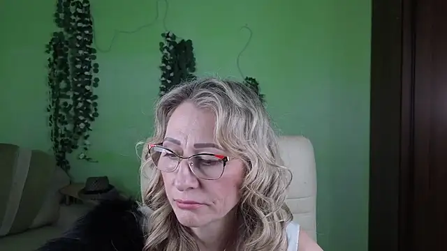 Habibi Honeyy online show from 10/15/25, 10:48