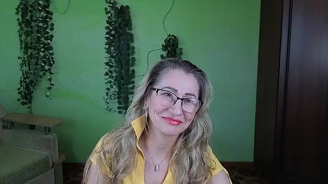 Snapshot of Habibi_Honeyy chatting on 05/18/26, 01:06 Habibi Honeyy online show from 05/18/26, 01:06