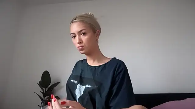 Kitty Swetty online show from 10/13/25, 11:43