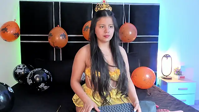 sasha roldann online show from 10/31/25, 01:23