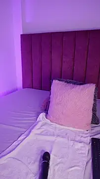 RominaaReyes online show from 11/13/25, 01:59