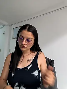 Snapshot of Coralinne__ chatting on 05/04/26, 03:08 Coralinne online show from 05/04/26, 03:08