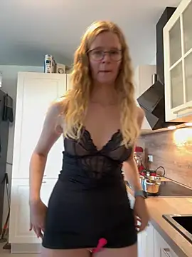 Snapshot of Bikergirl_97 chatting on 09/30/25, 11:37 Bikergirl 97 online show from 09/30/25, 11:37