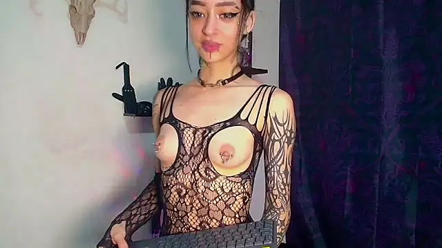 DakariaHills  online show from 04/08/26, 06:35