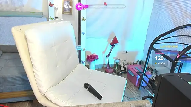Snapshot of Clunita chatting on 05/09/26, 02:22 Clunita online show from 05/09/26, 02:22
