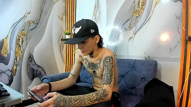 Snapshot of StraightBoy_Nick chatting on 10/10/25, 04:55 StraightBoy Nick online show from 10/10/25, 04:55