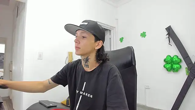 StraightBoy Nick online show from 04/01/26, 04:57