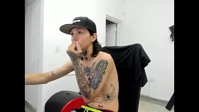 StraightBoy Nick online show from 04/19/26, 08:22