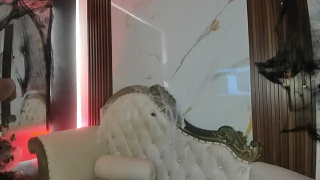 CoralieBronson online show from 10/24/25, 04:20