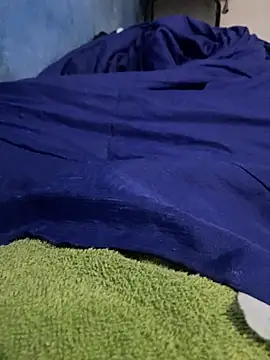 Snapshot of Piter14cm chatting on 10/20/25, 02:23 Piter14cm online show from 10/20/25, 02:23