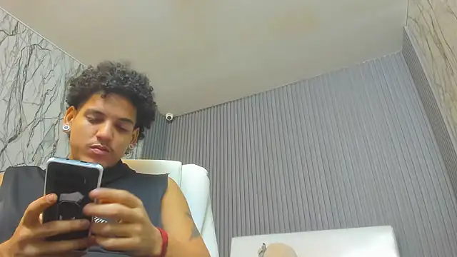 Snapshot of Xfire_boy69 chatting on 02/04/26, 02:45 Xfire boy69 online show from 02/04/26, 02:45