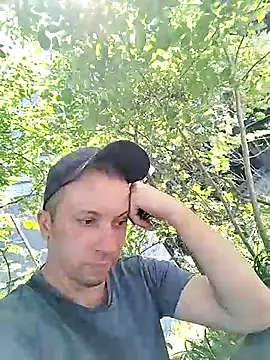 Snapshot of hornny_boy35 chatting on 07/16/26, 10:32 hornny boy35 online show from 07/16/26, 10:32