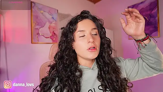 Snapshot of Dannaa_Lovs chatting on 02/13/26, 02:02 Dannaa Lovs online show from 02/13/26, 02:02