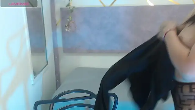 IvyShine7 online show from 11/22/25, 06:51