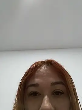 Snapshot of MOM_CAMILA chatting on 06/23/26, 01:47 MOM CAMILA online show from 06/23/26, 01:47