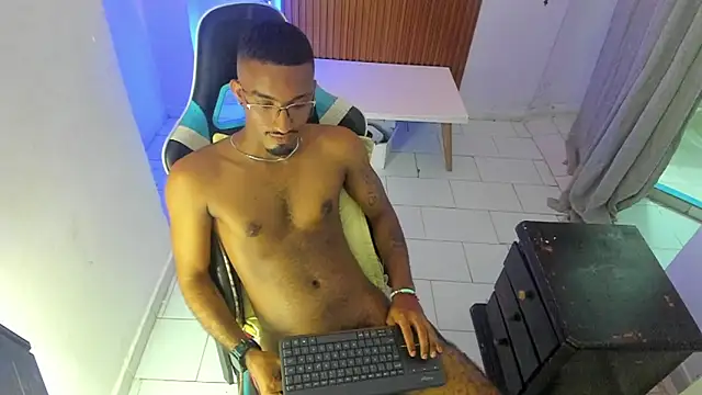 Darwin mayo online show from 04/18/26, 07:07