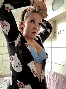 SweetTeenGirl online show from 10/26/25, 01:28