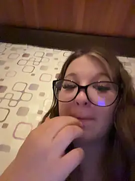 SweetTeenGirl online show from 11/11/25, 08:42