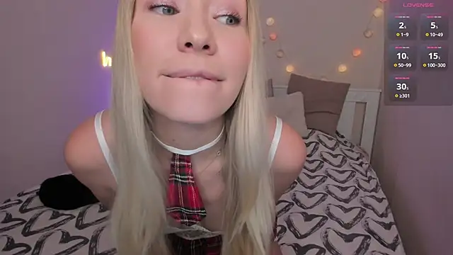 DanaCandy online show from 03/22/25, 10:26