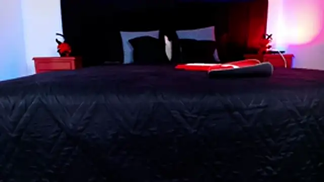 Alisse Moore online show from 04/17/26, 12:19