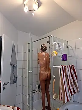 HotWifeLyn68 online show from 05/17/26, 10:44