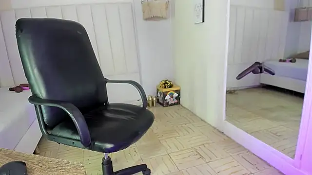 Snapshot of veronica_b07 chatting on 09/16/25, 03:13 veronica b07 online show from 09/16/25, 03:13