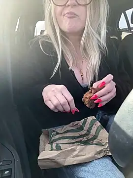 SuzieSub online show from 02/27/26, 09:09