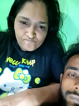 Hotty-couple063 online show from 09/25/25, 05:49