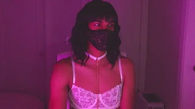 zoe good girl online show from 11/18/25, 01:44