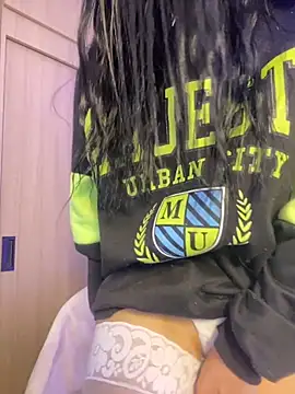 Snapshot of Lia__1 chatting on 09/18/25, 03:25 Lia  1 online show from 09/18/25, 03:25