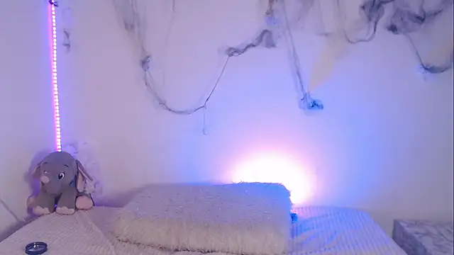 Snapshot of Lia__1 chatting on 10/22/25, 09:36 Lia  1 online show from 10/22/25, 09:36