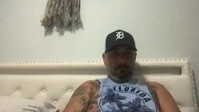 tattedNitalian online show from 11/02/25, 02:58