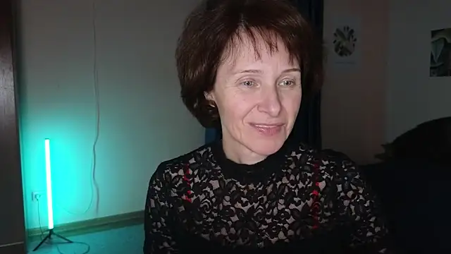 Lia Tito online show from 10/28/25, 03:25