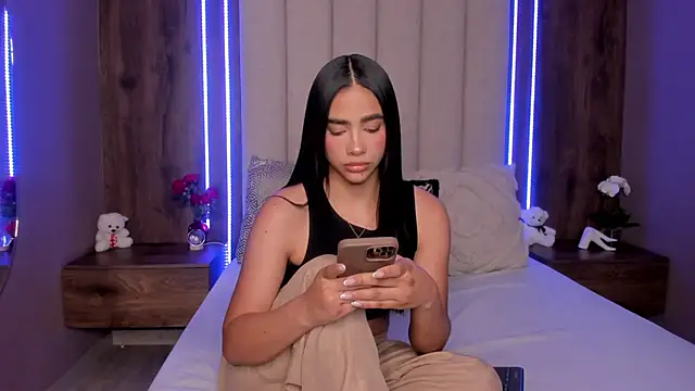 LucySalvatore  online show from 03/28/26, 09:47