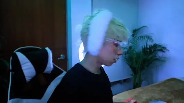 taichi bluy online show from 10/26/25, 03:12