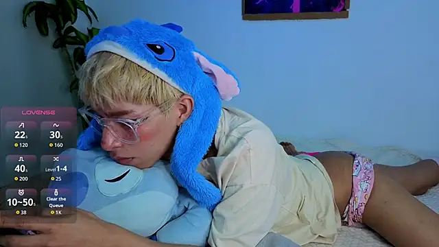 taichi bluy online show from 12/16/25, 03:55