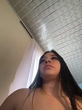 Snapshot of BELLAALEJA chatting on 11/11/25, 07:14 BELLAALEJA online show from 11/11/25, 07:14