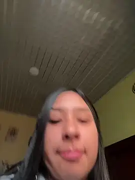 Snapshot of BELLAALEJA chatting on 12/03/25, 10:41 BELLAALEJA online show from 12/03/25, 10:41