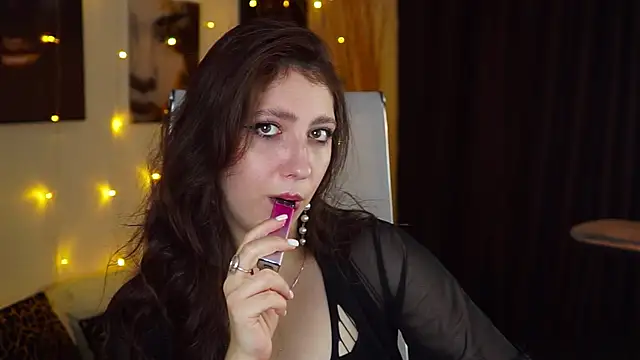 Mary Miiller online show from 11/26/25, 10:16