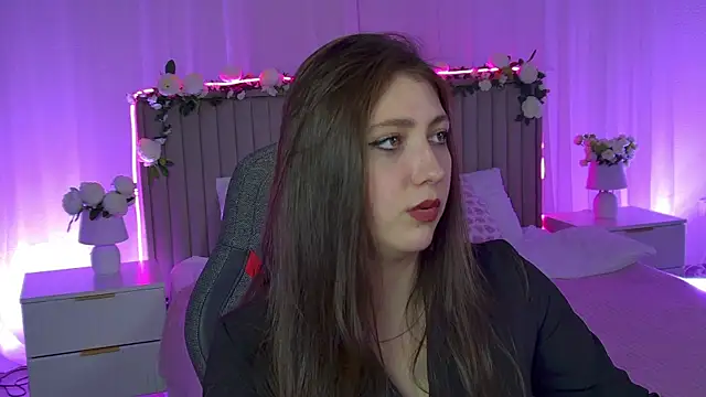 Mary Miiller online show from 12/22/25, 06:43