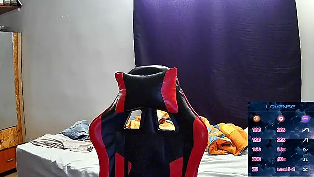 Snapshot of angelicious_ chatting on 05/20/26, 01:17 angelicious online show from 05/20/26, 01:17