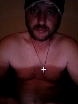 Snapshot of Makis09 chatting on 11/23/25, 04:18 Makis09 online show from 11/23/25, 04:18