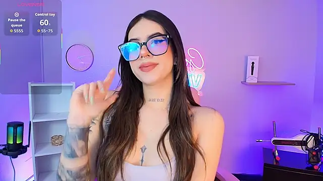 Alice Vixen online show from 10/14/25, 12:17