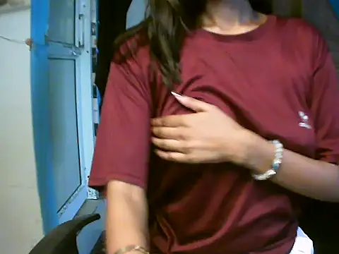 Snapshot of RENUKA_RAJPUT chatting on 06/10/26, 01:32 RENUKA RAJPUT online show from 06/10/26, 01:32