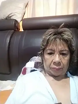 Snapshot of OliviaMorris1 chatting on 05/18/26, 12:11 OliviaMorris1 online show from 05/18/26, 12:11