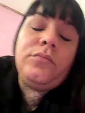 Snapshot of valen1891 chatting on 09/22/25, 12:56 valen1891 online show from 09/22/25, 12:56