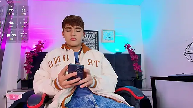 Lucass love online show from 03/09/26, 12:42