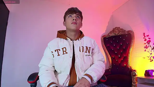 Lucass love online show from 03/23/26, 01:37