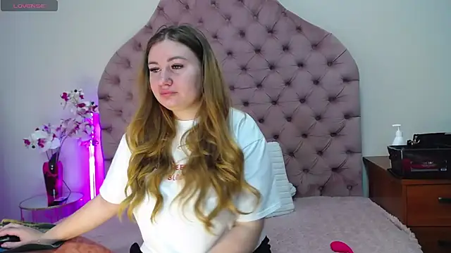 Snapshot of _Agata_ chatting on 06/28/26, 06:08 Agata online show from 06/28/26, 06:08