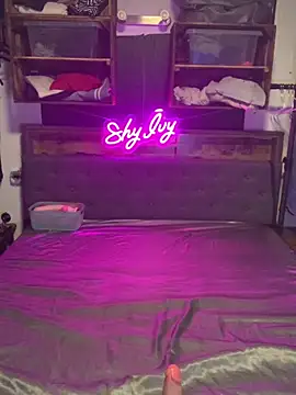 Shy Ivy online show from 09/15/25, 09:48